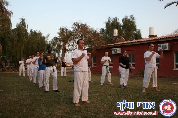 סוף שבוע של אימוני שורין ריו קראטה ג'וטסו בחצבה. אימוני יד ריקה, כלי נשק ובחינות.