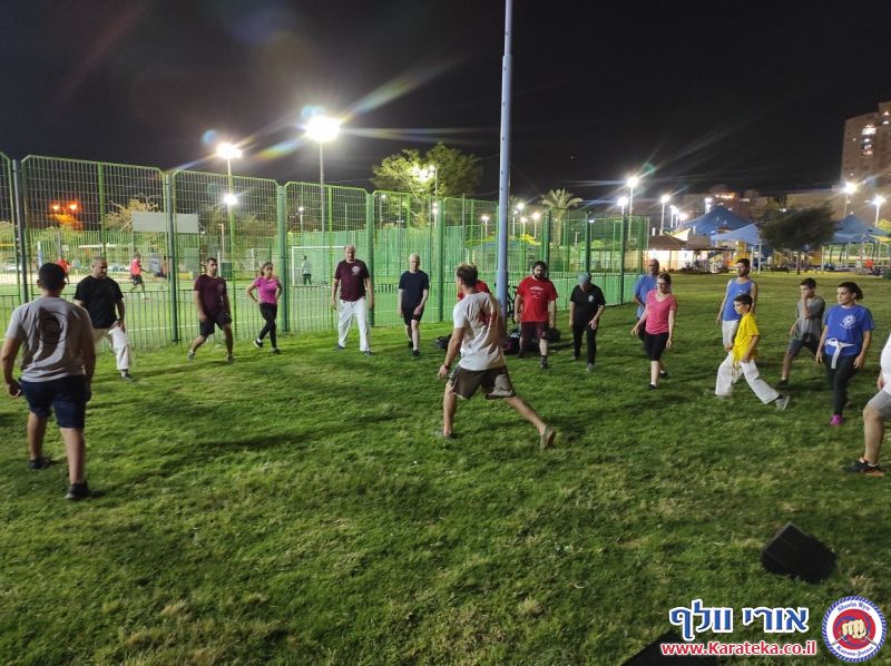 הייתה לנו הזכות לארח את Geva Makovsky   שיעביר לנו שיעור חשיפה ל''מדרון'' . ה''מדרון''הוא אמצעי אימון אשר משפר טווחי תנועה ומחזק שרירי רגליים שאנחנו הרבה פעמים לא משתמשים בהם. היה שיעור  מעולה!