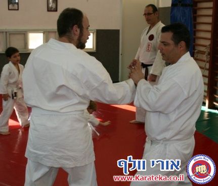 אימון ילדים ומבוגרים בדוג'ו חצור 8-1-2010. בסוף האימון עשינו ארוחת צהריים וראינו את הסרט קראטה קיד 2