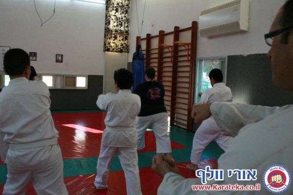 אימון ילדים ומבוגרים בדוג'ו חצור 8-1-2010. בסוף האימון עשינו ארוחת צהריים וראינו את הסרט קראטה קיד 2