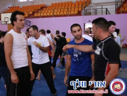 5 מאמנים 5 סגנונות. אימון ראש השנה 2010 במענית, בהשתתפות עמית הימלשטיין המארח (קונג פו קוף), צחי שוחט (קונג פו עגור לבן), ספיר טל (קונג פו גמל שלמה דרומי), ג'ון אסקדו (ארניס), אורי וולף (קראטה ג'וטסו)