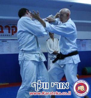 שיעור משותף עם ישראל טונג'י סנסאי המלמד אייקיג'וטסו. 14-11-2010