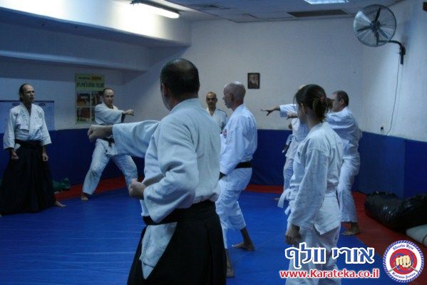 שיעור משותף עם ישראל טונג'י סנסאי המלמד אייקיג'וטסו. 14-11-2010