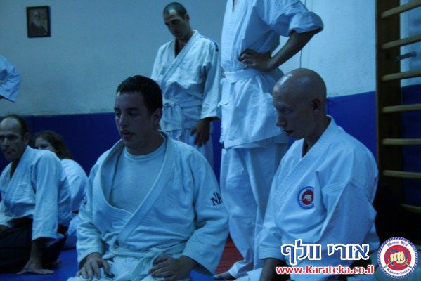 שיעור משותף עם ישראל טונג'י סנסאי המלמד אייקיג'וטסו. 14-11-2010