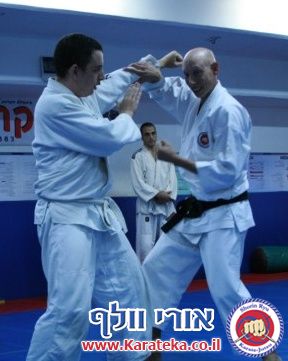 שיעור משותף עם ישראל טונג'י סנסאי המלמד אייקיג'וטסו. 14-11-2010