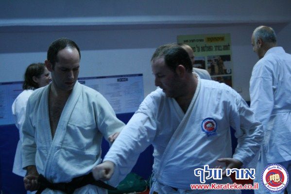 שיעור משותף עם ישראל טונג'י סנסאי המלמד אייקיג'וטסו. 14-11-2010