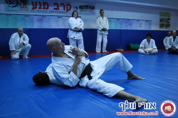 שיעור משותף עם ישראל טונג'י סנסאי המלמד אייקיג'וטסו. 14-11-2010
