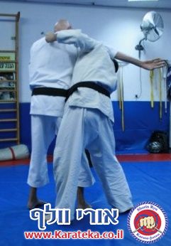 שיעור משותף עם ישראל טונג'י סנסאי המלמד אייקיג'וטסו. 14-11-2010