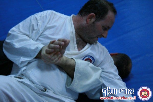 שיעור משותף עם ישראל טונג'י סנסאי המלמד אייקיג'וטסו. 14-11-2010