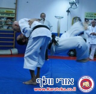 שיעור משותף עם ישראל טונג'י סנסאי המלמד אייקיג'וטסו. 14-11-2010