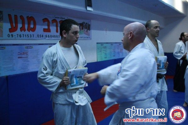 שיעור משותף עם ישראל טונג'י סנסאי המלמד אייקיג'וטסו. 14-11-2010