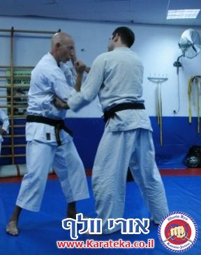 שיעור משותף עם ישראל טונג'י סנסאי המלמד אייקיג'וטסו. 14-11-2010