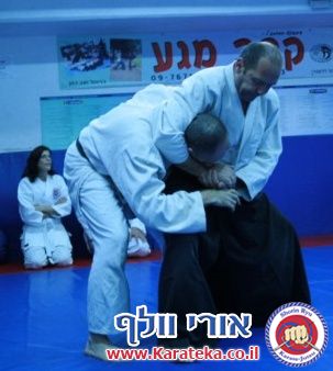 שיעור משותף עם ישראל טונג'י סנסאי המלמד אייקיג'וטסו. 14-11-2010