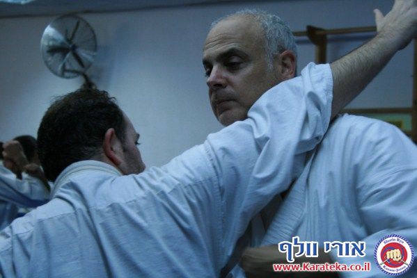 שיעור משותף עם ישראל טונג'י סנסאי המלמד אייקיג'וטסו. 14-11-2010