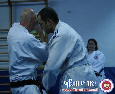שיעור משותף עם ישראל טונג'י סנסאי המלמד אייקיג'וטסו. 14-11-2010