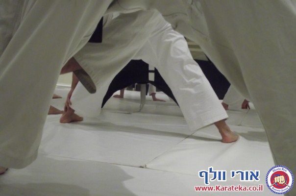 אימון פתיחת דוג'ו פלורנטין, תל אביב. הבית החדש שלנו לאימוני אומנויות לחימה והגנה עצמית. באימון נכחו משתתפים מבתי ספר שונים של אומנויות לחימה, יחד עם תלמידי בית הספר שלנו. 24-10-2010