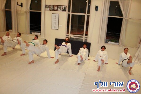 4/2011 אבי מזל טוב סנסאי, דאן 3 שוטוקאן, חזר לארץ לאחר גלי הצונאמי שפקדו את יפן, ובא להתארח אצלנו בדוג'ו. באימון נכחו תלמידים מבתי ספר שונים