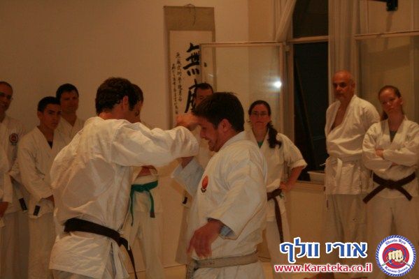 4/2011 אבי מזל טוב סנסאי, דאן 3 שוטוקאן, חזר לארץ לאחר גלי הצונאמי שפקדו את יפן, ובא להתארח אצלנו בדוג'ו. באימון נכחו תלמידים מבתי ספר שונים