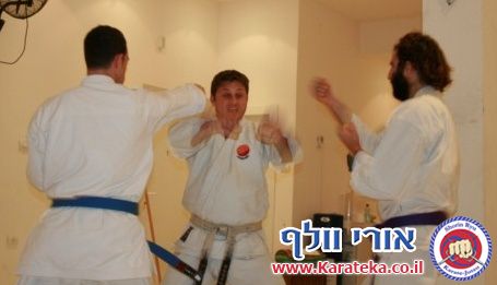 4/2011 אבי מזל טוב סנסאי, דאן 3 שוטוקאן, חזר לארץ לאחר גלי הצונאמי שפקדו את יפן, ובא להתארח אצלנו בדוג'ו. באימון נכחו תלמידים מבתי ספר שונים