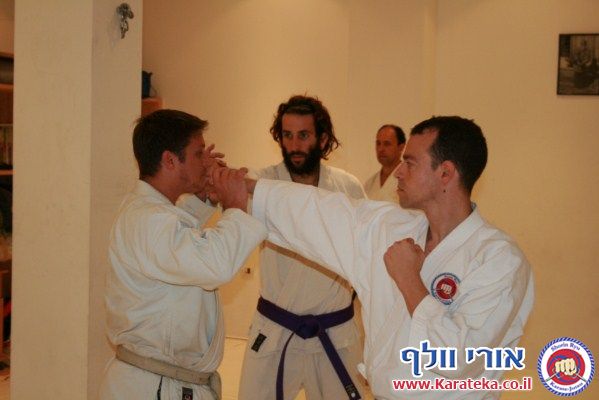 4/2011 אבי מזל טוב סנסאי, דאן 3 שוטוקאן, חזר לארץ לאחר גלי הצונאמי שפקדו את יפן, ובא להתארח אצלנו בדוג'ו. באימון נכחו תלמידים מבתי ספר שונים