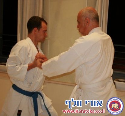 4/2011 אבי מזל טוב סנסאי, דאן 3 שוטוקאן, חזר לארץ לאחר גלי הצונאמי שפקדו את יפן, ובא להתארח אצלנו בדוג'ו. באימון נכחו תלמידים מבתי ספר שונים