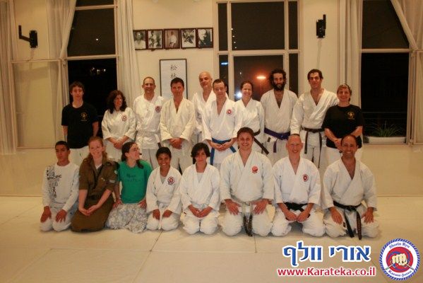 4/2011 אבי מזל טוב סנסאי, דאן 3 שוטוקאן, חזר לארץ לאחר גלי הצונאמי שפקדו את יפן, ובא להתארח אצלנו בדוג'ו. באימון נכחו תלמידים מבתי ספר שונים