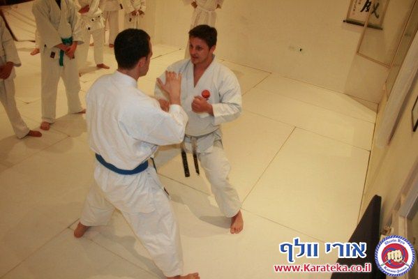 4/2011 אבי מזל טוב סנסאי, דאן 3 שוטוקאן, חזר לארץ לאחר גלי הצונאמי שפקדו את יפן, ובא להתארח אצלנו בדוג'ו. באימון נכחו תלמידים מבתי ספר שונים