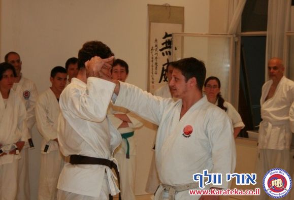4/2011 אבי מזל טוב סנסאי, דאן 3 שוטוקאן, חזר לארץ לאחר גלי הצונאמי שפקדו את יפן, ובא להתארח אצלנו בדוג'ו. באימון נכחו תלמידים מבתי ספר שונים