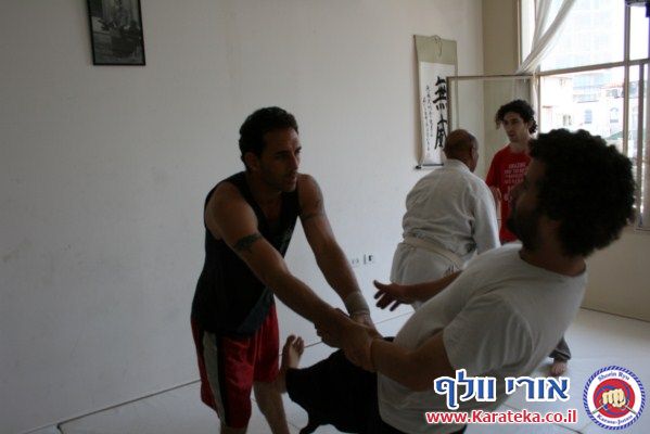 4/2011 אייקידו ישראל, לוחן אטמי ושורין ריו קראטה ג'וטסו ישראל נפגשים לאימון משותף שני בשנת 2011. קראטה, קונג פו ואייקידו. נושא האימון- השתחררות מתפיסות ומחניקות.... היה מעניין מאוד!!!