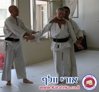 4/2011 אייקידו ישראל, לוחן אטמי ושורין ריו קראטה ג'וטסו ישראל נפגשים לאימון משותף שני בשנת 2011. קראטה, קונג פו ואייקידו. נושא האימון- השתחררות מתפיסות ומחניקות.... היה מעניין מאוד!!!