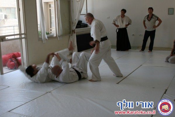 4/2011 אייקידו ישראל, לוחן אטמי ושורין ריו קראטה ג'וטסו ישראל נפגשים לאימון משותף שני בשנת 2011. קראטה, קונג פו ואייקידו. נושא האימון- השתחררות מתפיסות ומחניקות.... היה מעניין מאוד!!!