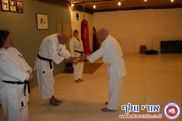 16/2/2012 עיבל נבחן לחגורה חומה וטל נבחן לחגורה צהובה. הבחינה ערכה כשלוש שעות. עיבל וטל הפגינו רוח אדירה ועברו את הבחינה בהצלחה. 