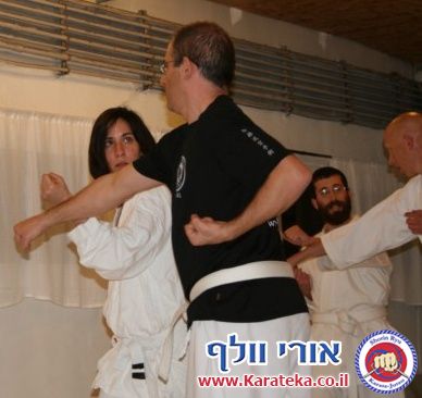 29/2/2012 אימון פתיחת דוג'ו ה''מוסך''. למרות גשם ומזג אויר סוער קיימנו את אימון פתיחת הדוג'ו. זהו הדוג'ו הראשי של בית הספר לקראטה ואומנויות לחימה שורין ריו קראטה ג'וטסו ישראל בראשתו של אורי וולף סנסאי