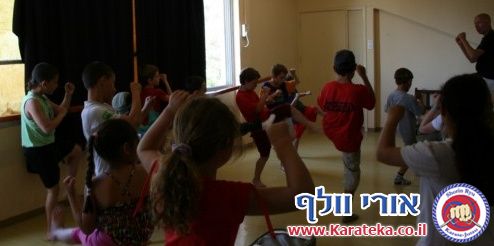 4/2012 סדנת שליטה שהועברה בפסח 2012 לילדים בקיבוץ יד מרדכי. בסדנה ניתנו כלים לשליטה בגוף ובהתנהגות תוך כדי שימוש בקראטה.