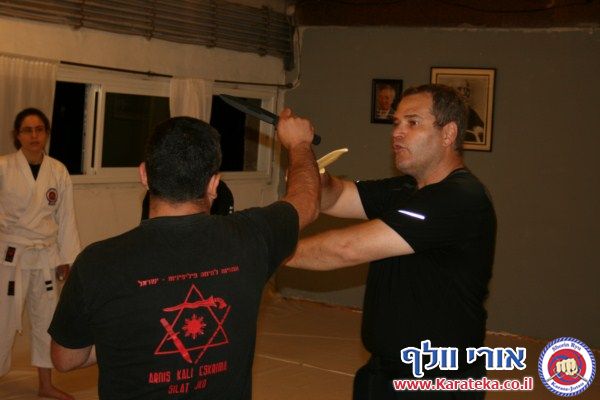 22/4/2012 גיא רפאלי התארח אצלנו בדוג'ו ולימד עקרונות בסיסיים של שימוש בסכין והגנה מפניו ביד ריקה ובאמצעות סכין