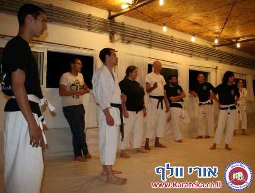 22/4/2012 גיא רפאלי התארח אצלנו בדוג'ו ולימד עקרונות בסיסיים של שימוש בסכין והגנה מפניו ביד ריקה ובאמצעות סכין