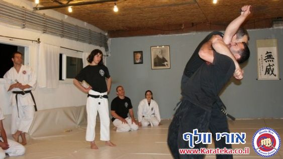 22/4/2012 גיא רפאלי התארח אצלנו בדוג'ו ולימד עקרונות בסיסיים של שימוש בסכין והגנה מפניו ביד ריקה ובאמצעות סכין