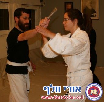 22/4/2012 גיא רפאלי התארח אצלנו בדוג'ו ולימד עקרונות בסיסיים של שימוש בסכין והגנה מפניו ביד ריקה ובאמצעות סכין