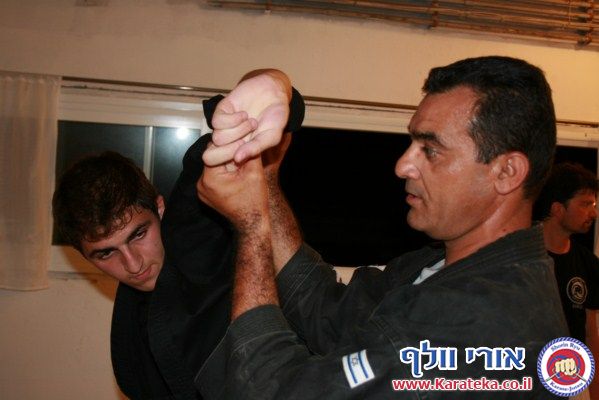 7/6/2012 רובין ארקיע סנסאי המלמד אמריקאן גוג'ו ריו התארח בדוג'ו ה''מוסך'' לאימון משותף עם חניכיו