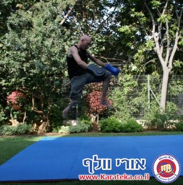 בסוף שנת אימונים מפרכת התקיים אימון סוף שנה בגינה, בנוכחות ההורים. הילדים גיל 4.5-6 הדגימו יכולות מרשימות! החל מיכולות פיסיות, ועד ליכולות טכניות ויכולות ריכוז גבוהות. בסוף האימון התקיימה תחרות קאטות.