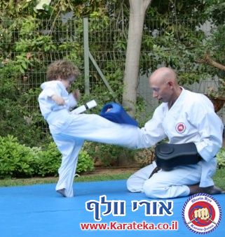 בסוף שנת אימונים מפרכת התקיים אימון סוף שנה בגינה, בנוכחות ההורים. הילדים גיל 4.5-6 הדגימו יכולות מרשימות! החל מיכולות פיסיות, ועד ליכולות טכניות ויכולות ריכוז גבוהות. בסוף האימון התקיימה תחרות קאטות.