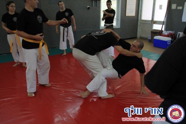 תרגיל לחץ מרובה משתתפים אשר התקיים לאחר אימון ארוך ומפרך כאשר היינו כבר עייפים... התרגיל דורש ריכוז וטכניקה נכונה גם כאשר הגוף מותש והראש מסוחרר