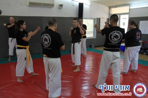 תרגיל לחץ מרובה משתתפים אשר התקיים לאחר אימון ארוך ומפרך כאשר היינו כבר עייפים... התרגיל דורש ריכוז וטכניקה נכונה גם כאשר הגוף מותש והראש מסוחרר