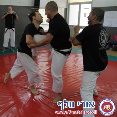 תרגיל לחץ מרובה משתתפים אשר התקיים לאחר אימון ארוך ומפרך כאשר היינו כבר עייפים... התרגיל דורש ריכוז וטכניקה נכונה גם כאשר הגוף מותש והראש מסוחרר